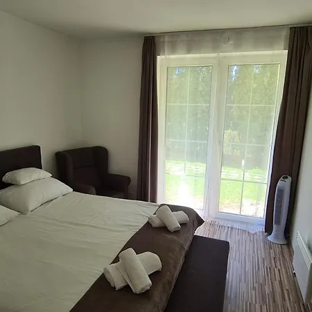 Hideaway Apartments Шиофок