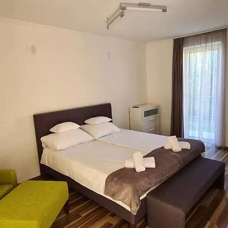 Hideaway Apartments Апарт-отель Шиофок
