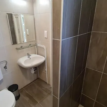 Hideaway Apartments Апарт-отель