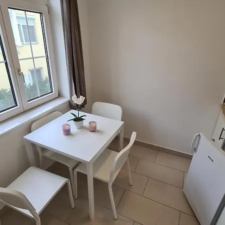 Апарт-отель Hideaway Apartments *