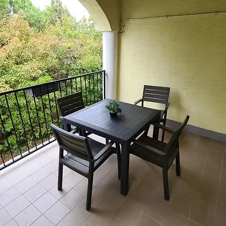 Hideaway Apartments Апарт-отель *