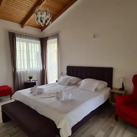 Hideaway Apartments Апарт-отель *