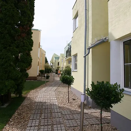 Апарт-отель Hideaway Apartments Шиофок