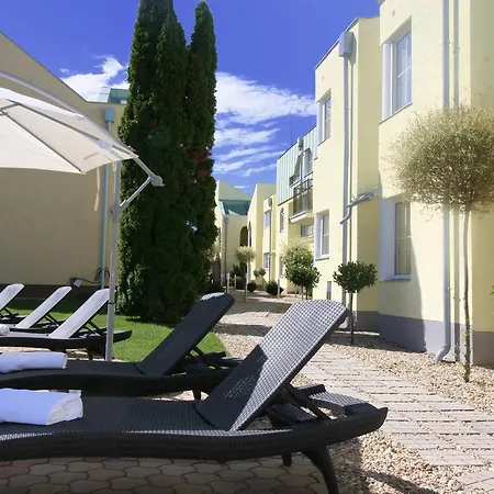 Hideaway Apartments Шиофок